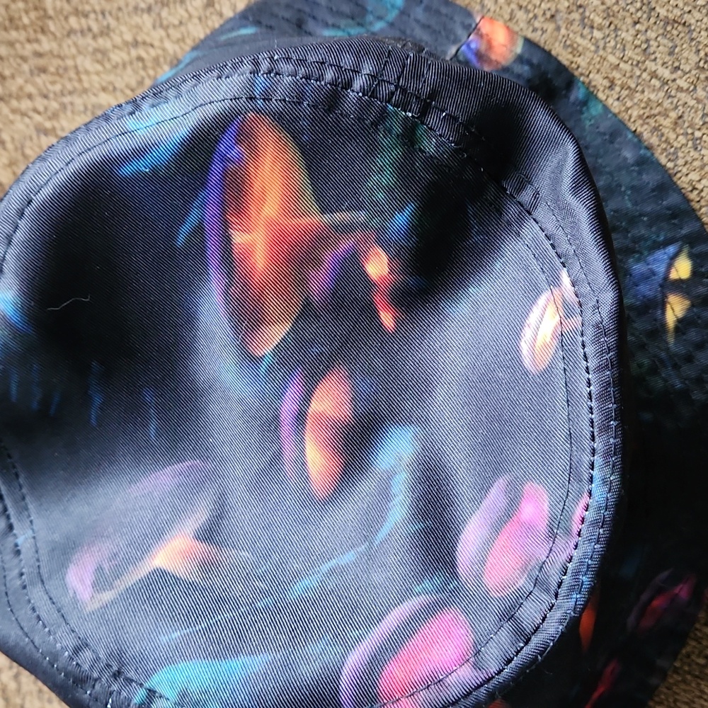 Hat - Picture 3 of 4